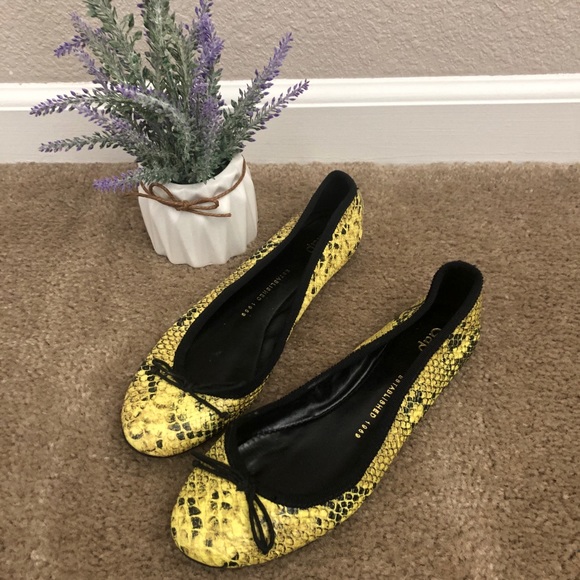 3/$20 GAP Yellow Black Snakeskin Ballet Flats - Picture 1 of 6